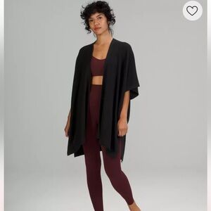 NWT Lululemon Merino Wool Short Sleeve Wrap - Black, Size XS/S